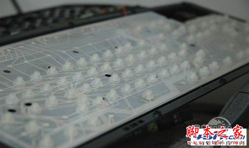 機(jī)械鍵盤和薄膜式鍵盤的區(qū)別是什么