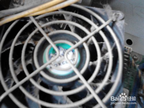 機箱嗡嗡狂響原因竟是風扇 怎樣為電腦的風扇加油?