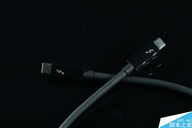 貝爾金Thunderbolt 3數(shù)據(jù)線開(kāi)箱及拆解:支持5K視頻