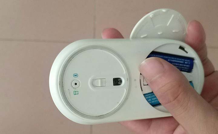 小米鼠標(biāo)怎么連接并控制兩臺電腦?