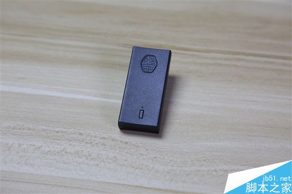 酷冷至尊MasterWatt Maker 1200W電源圖賞:用料做工頂級(jí)水平