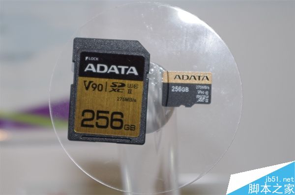 威剛展示世界最快microSD卡:寫(xiě)入260MB/s、讀取275MB/s