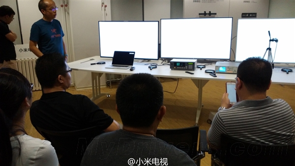 小米電視2S屏幕漏光測試:完勝索尼/夏普