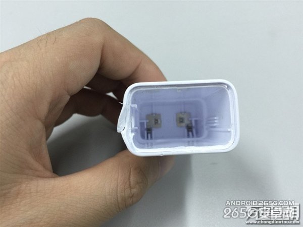三星S6國行充電器EP-TA20CBC拆解圖賞+測(cè)試 能快速充電