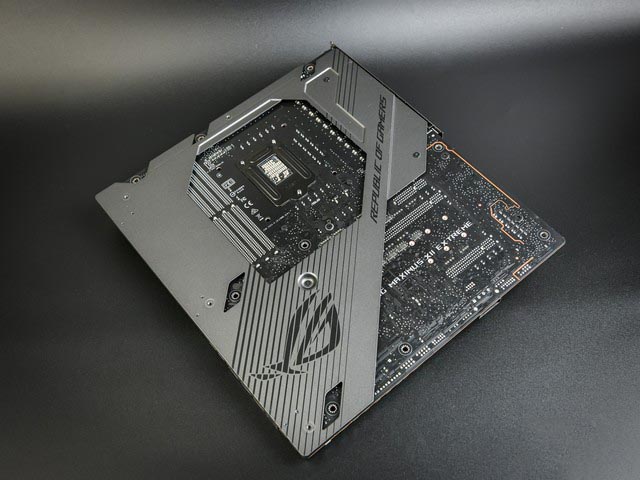 主板Z490對比上代提升了什么?Z490主板詳細評測解析