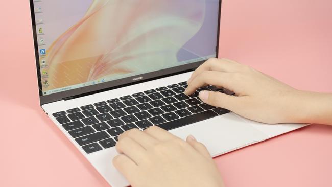華為MateBook X怎么樣 華為MateBook X筆記本評(píng)測(cè)