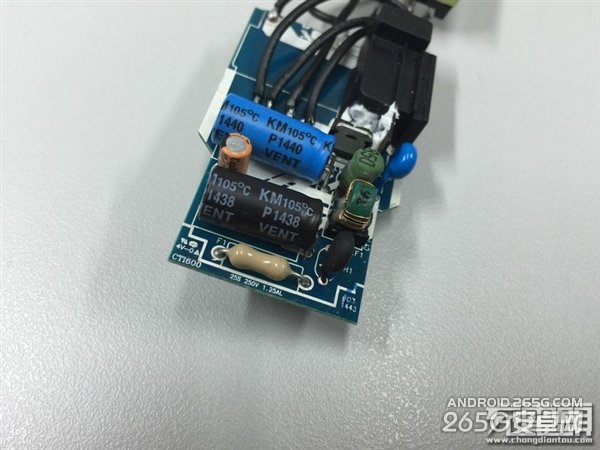 三星S6國行充電器EP-TA20CBC拆解圖賞+測(cè)試 能快速充電