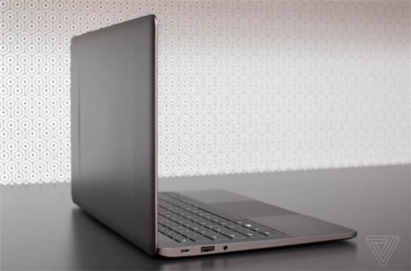 雷蛇新款Blade Stealth筆記本變化好大 燈廠沒(méi)燈了