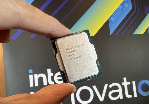 Intel英特爾第12代Alder Lake處理器與Windows11完美兼容，但win10上不能發(fā)揮100%效能